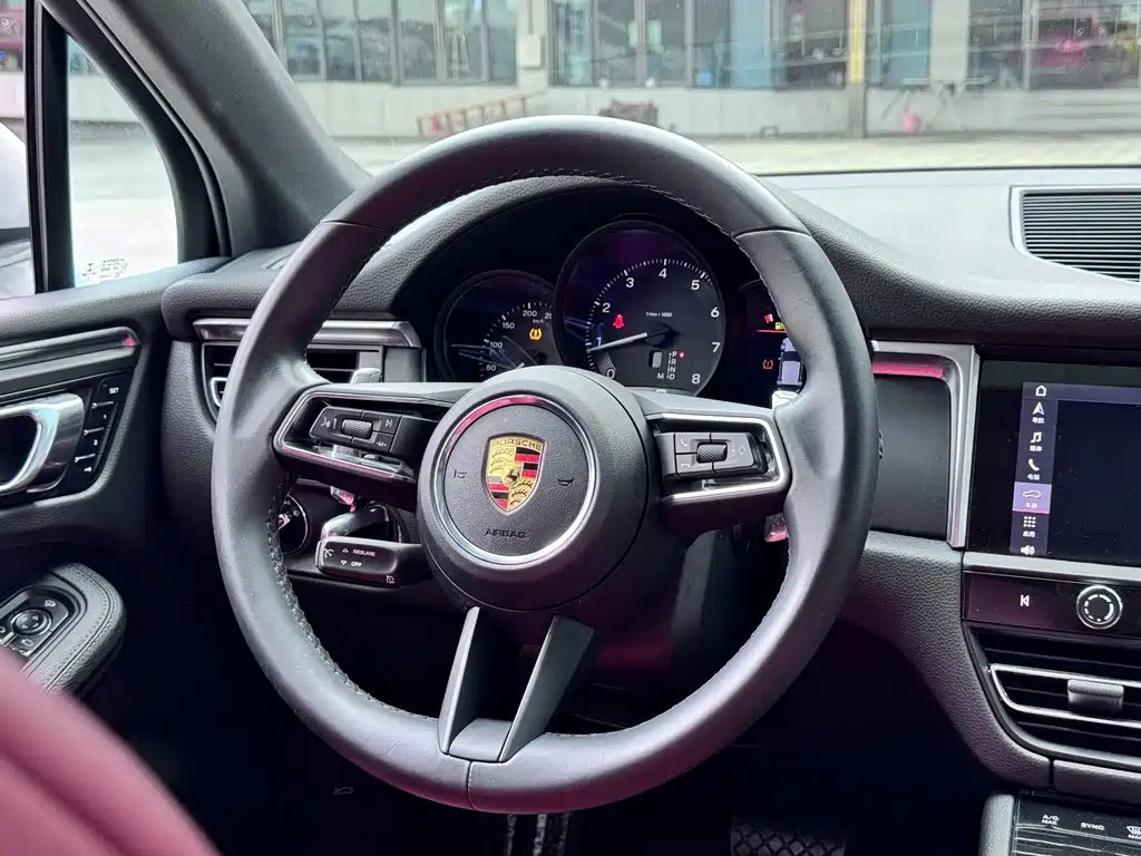 Porsche Macan 2022 — фото 11