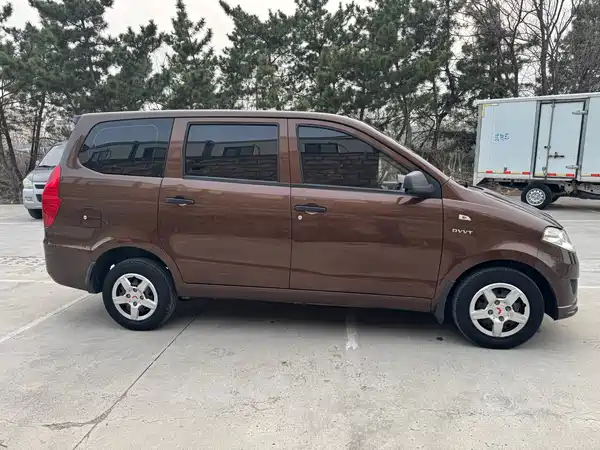 Wuling Hongguang 2018
