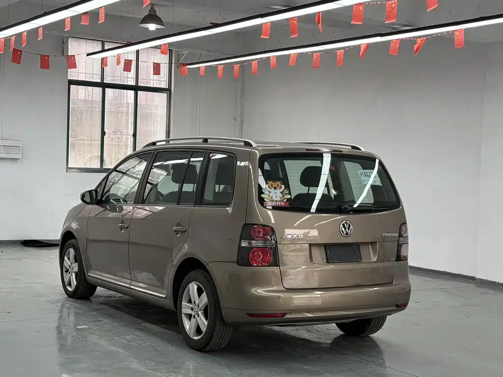 Volkswagen Touran 2016 — фото 10