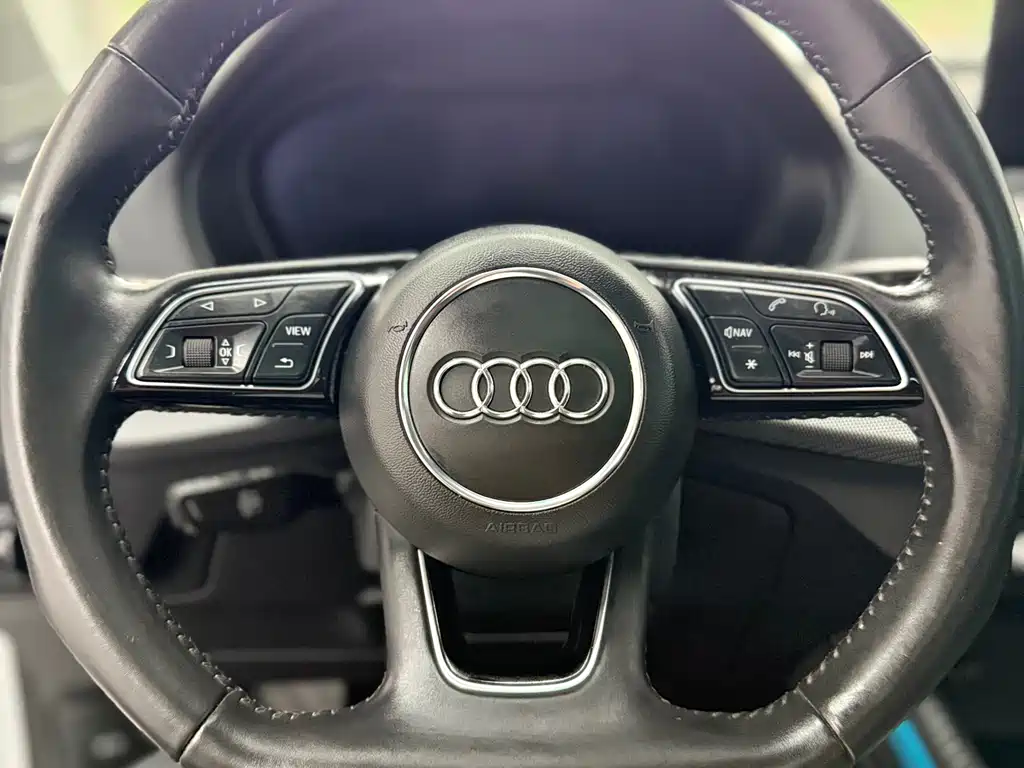 Audi Q2L 2022 — фото 13