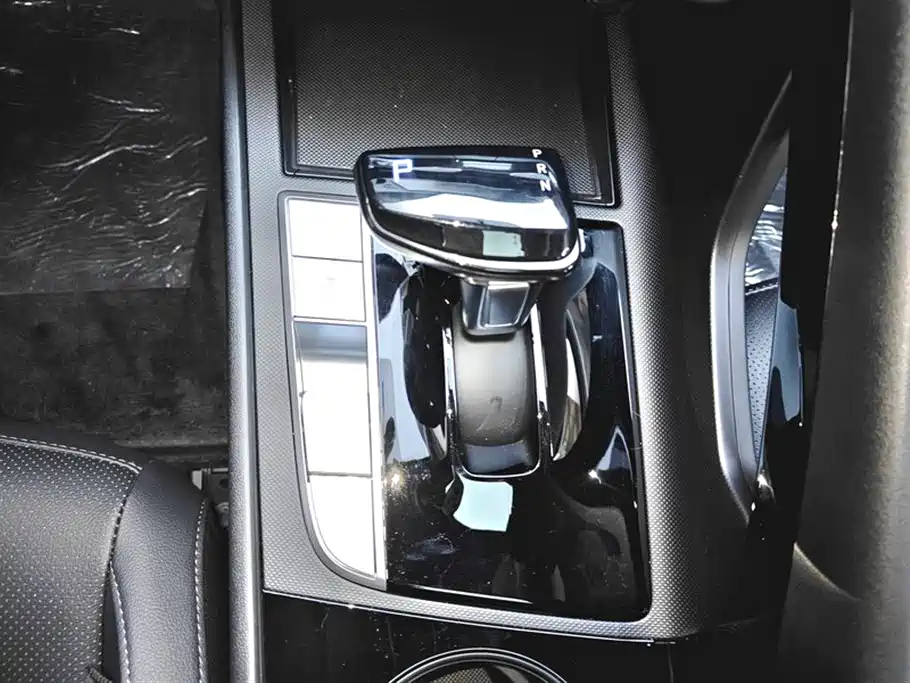 Hyundai Elantra 2025 — фото 16