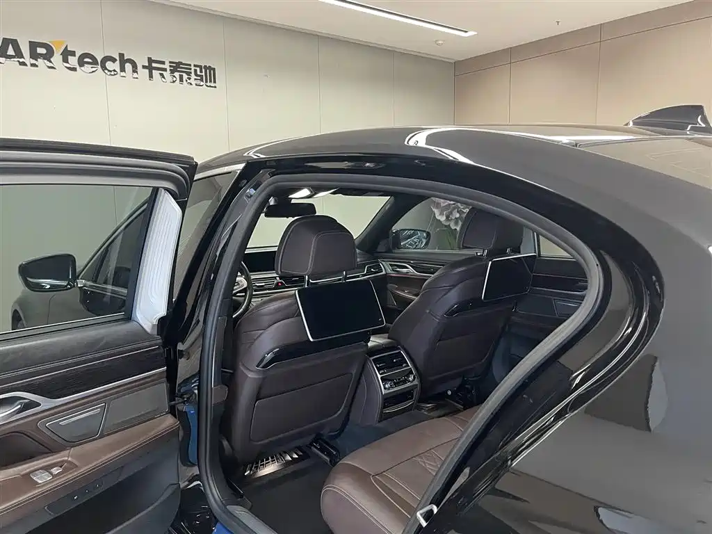 BMW 7 Series 2019 — фото 24