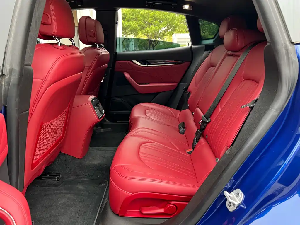 Maserati Levante 2023 — фото 14