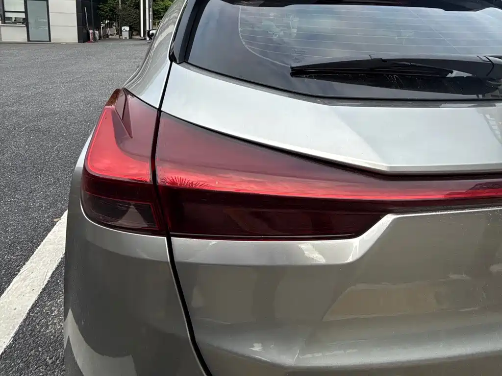 Lexus UX 2022