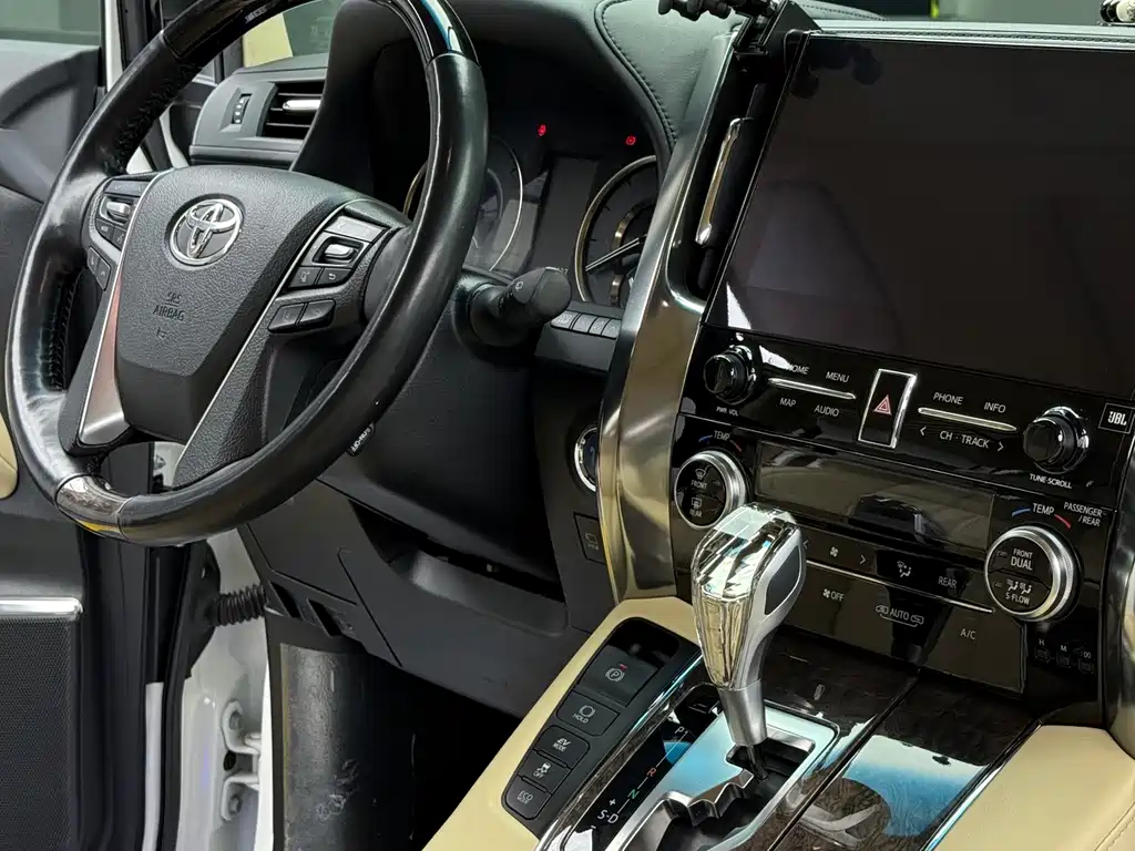 Toyota Alphard 2021