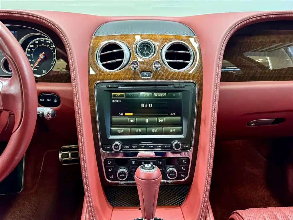 Bentley Flying Spur 2018 — фото 28