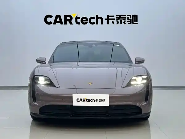 Porsche Taycan 2021