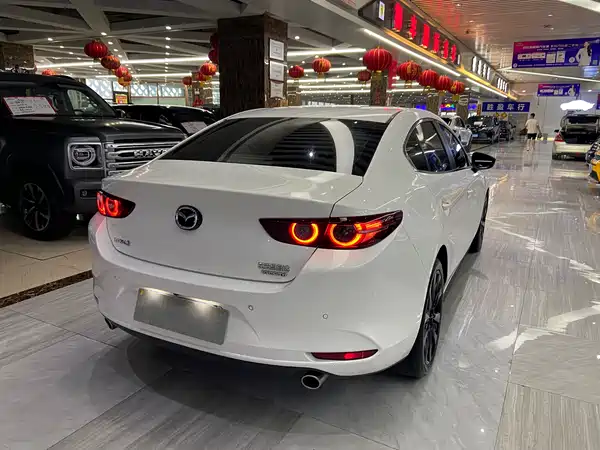 Mazda 3 Axela 2023