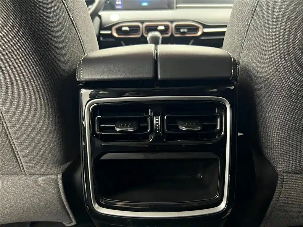 Jetour X70 PLUS 2022 — фото 14