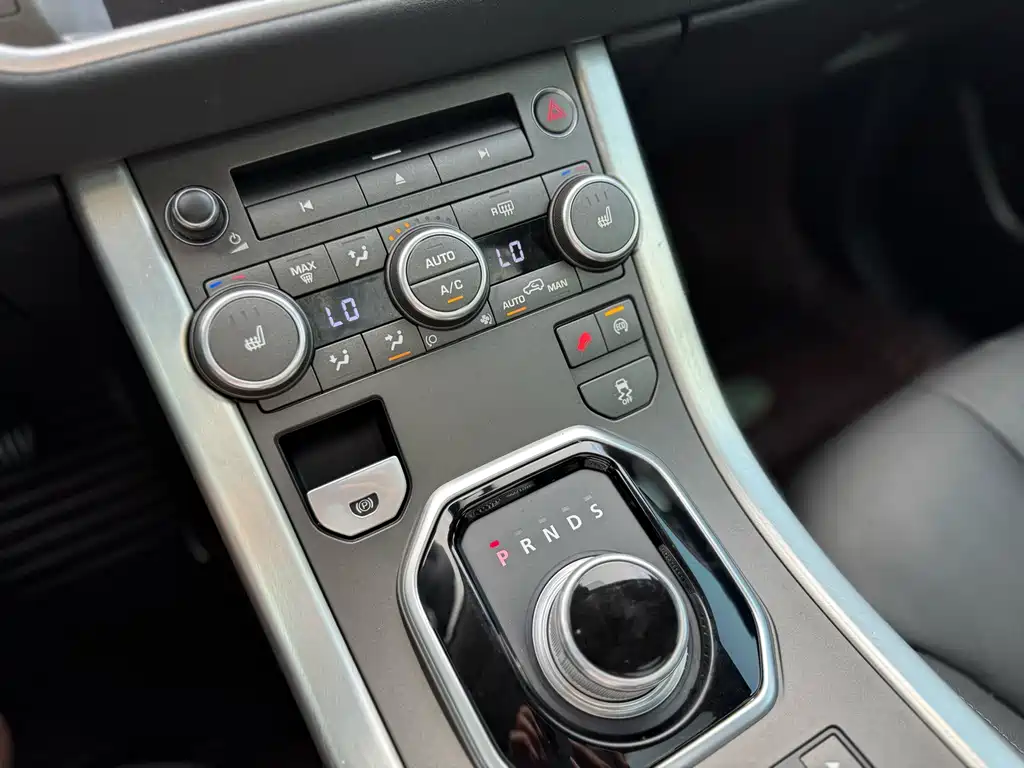 Land Rover Evoque 2016 — фото 15