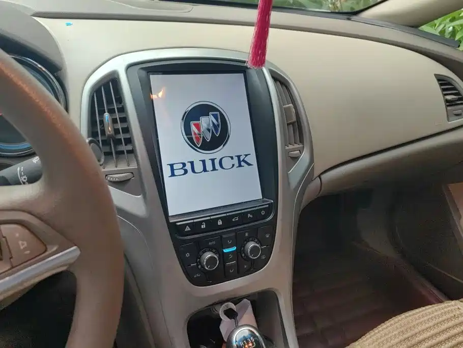 Buick Excelle 2014 — фото 12