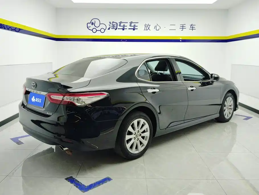 Toyota Camry 2021 — фото 3