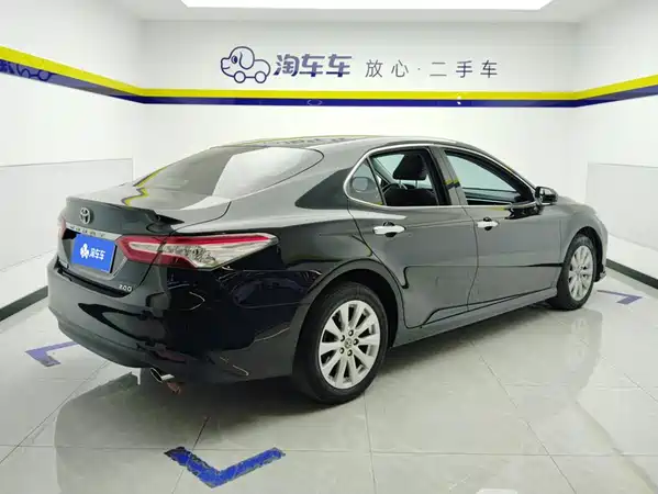 Toyota Camry 2021