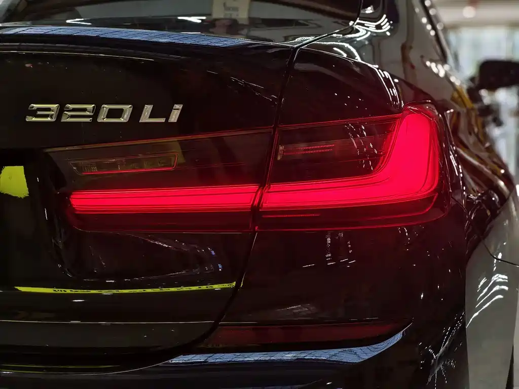 BMW 3 Series 2021