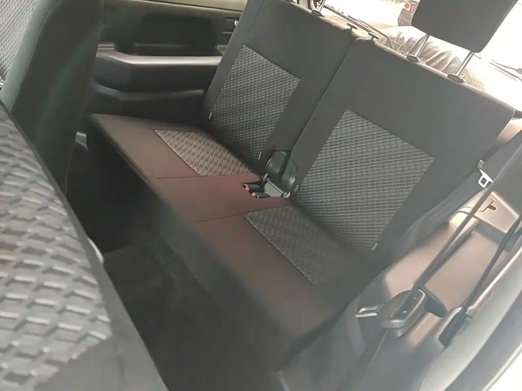 Suzuki Jimny 2018 — фото 17