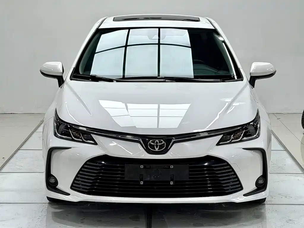 Toyota Corolla 2023 — фото 2
