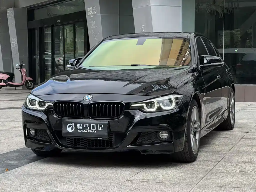 BMW 3 Series 2018 — фото 1