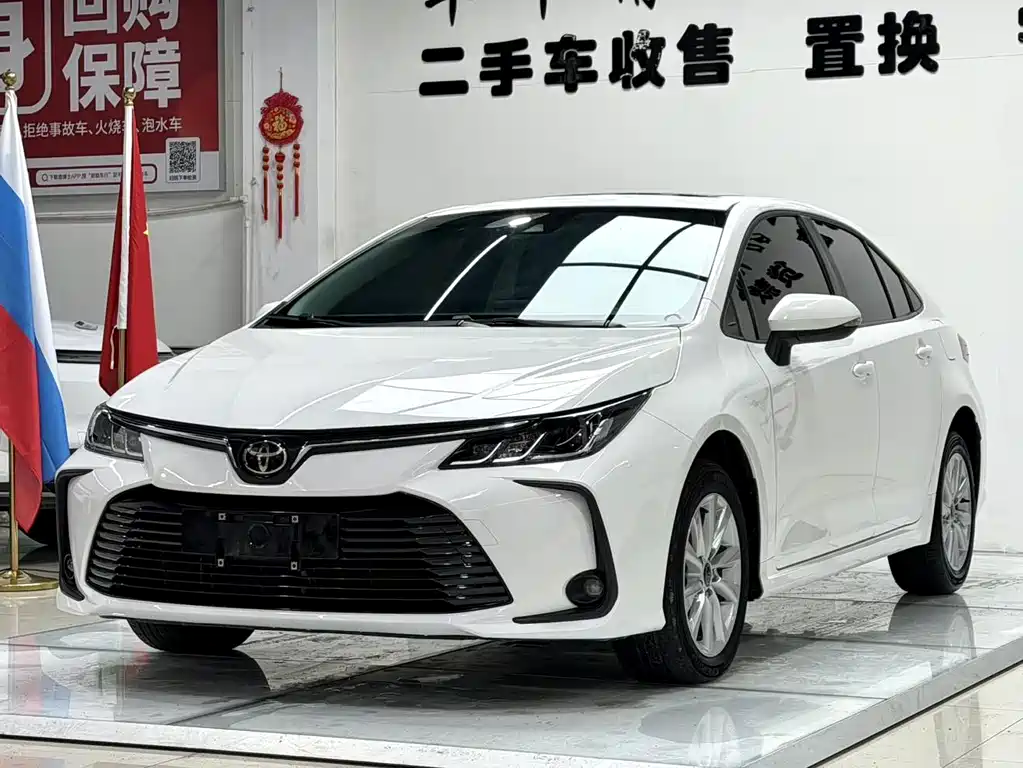 Toyota Corolla 2023 — фото 1