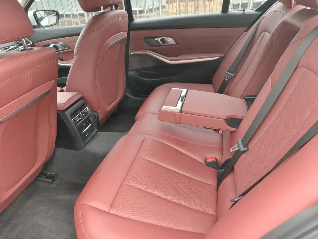 BMW 3 Series 2023 — фото 14