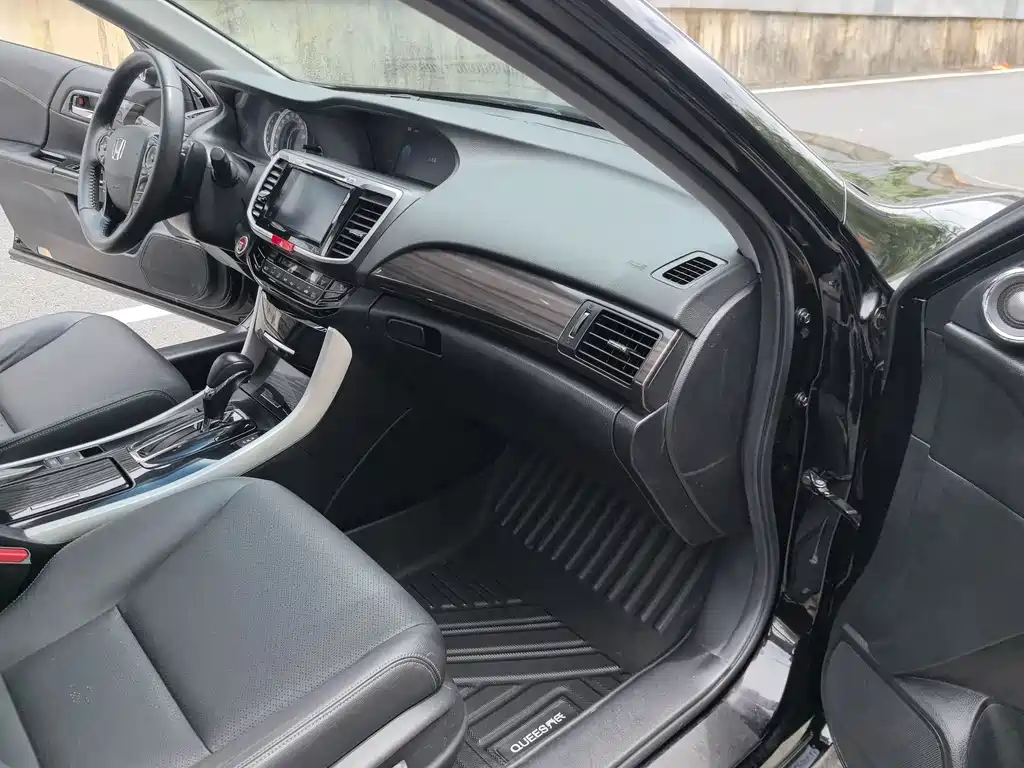 Honda Accord 2016 — фото 11