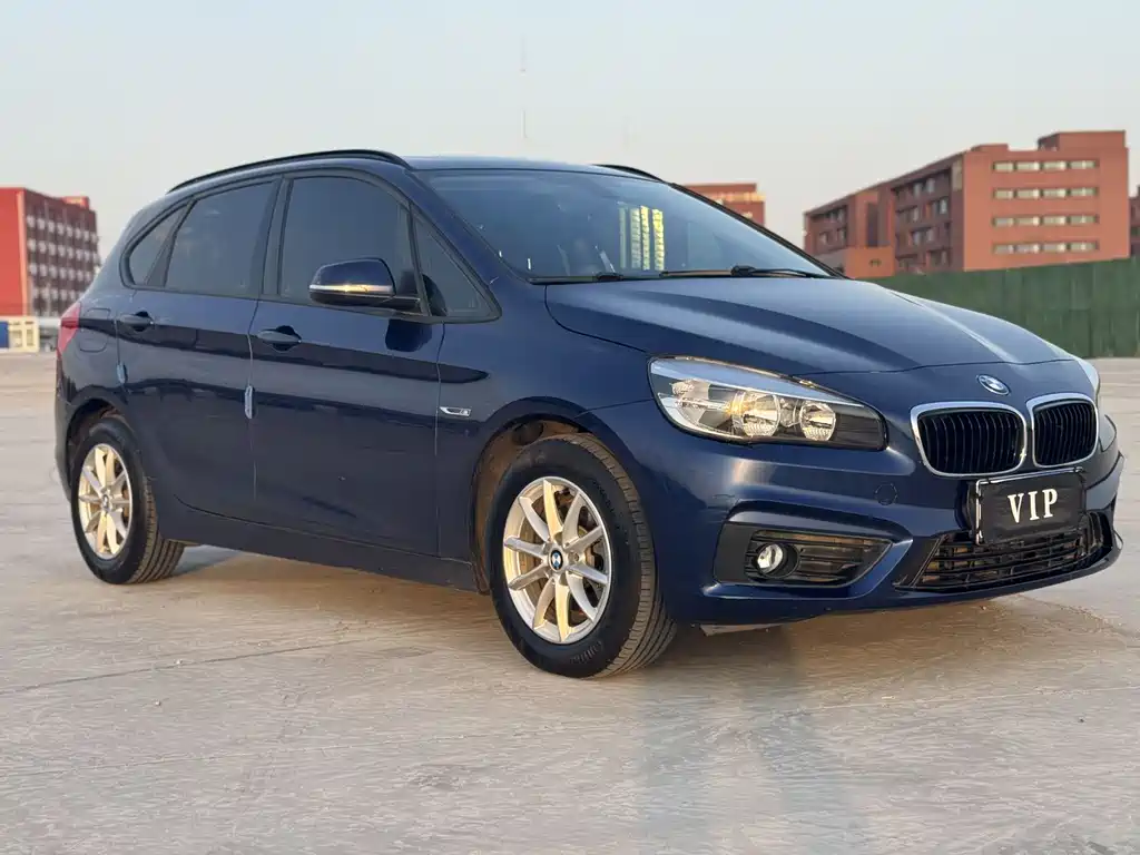 BMW 2 Series Station Wagon 2018 — фото 3