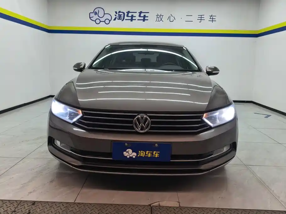 Volkswagen Magotan 2016