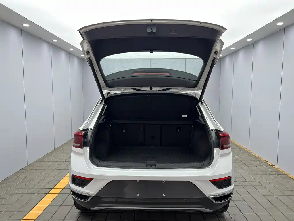 Volkswagen T-Roc 2023 — фото 19