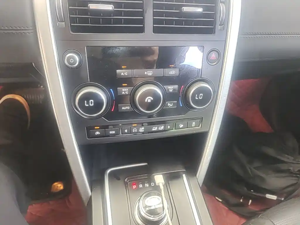 Land Rover Discovery Sport 2017 — фото 13