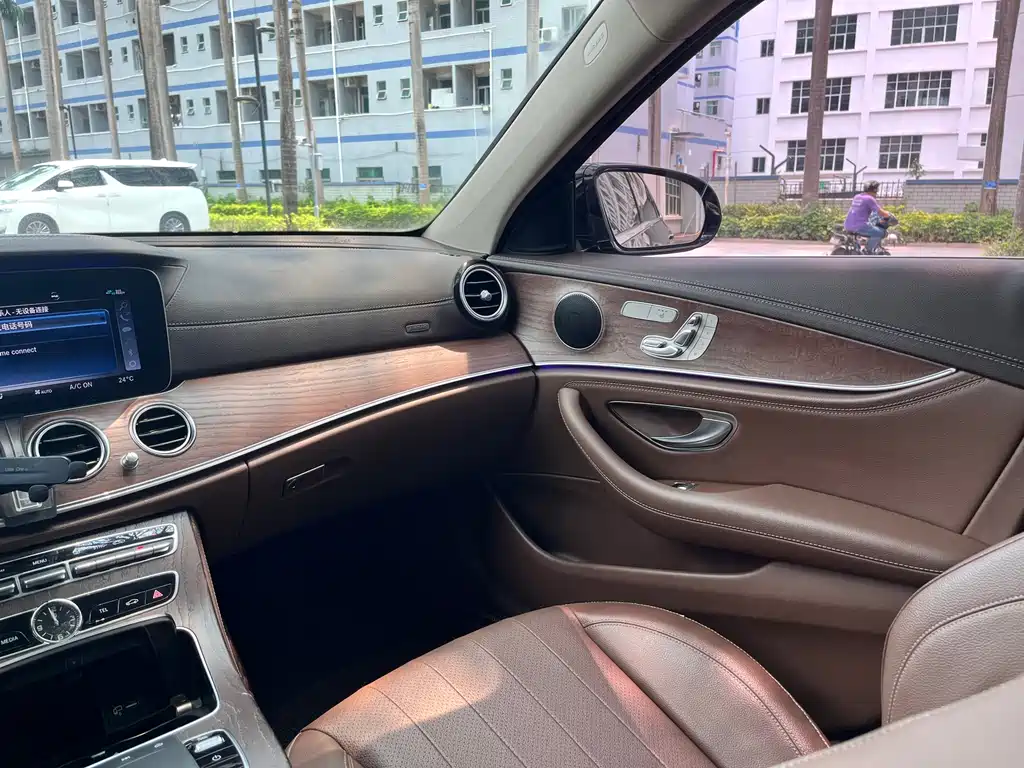 Mercedes-Benz E-Class 2020 — фото 14