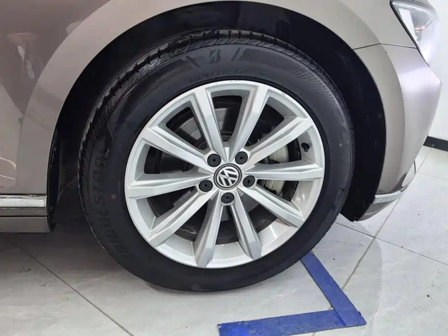 Volkswagen Magotan 2016