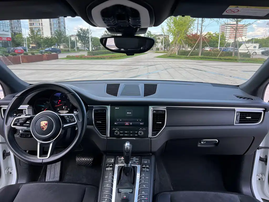 Porsche Macan 2017 — фото 9