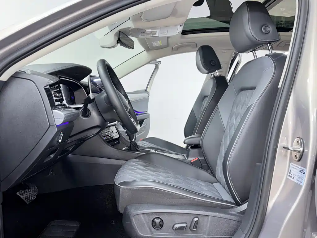 Volkswagen Sagitar 2022