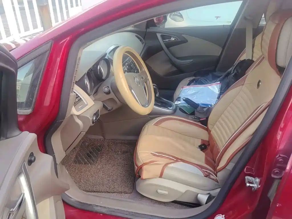 Buick Excelle 2015 — фото 15