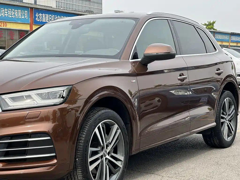 Audi Q5L 2019 — фото 25