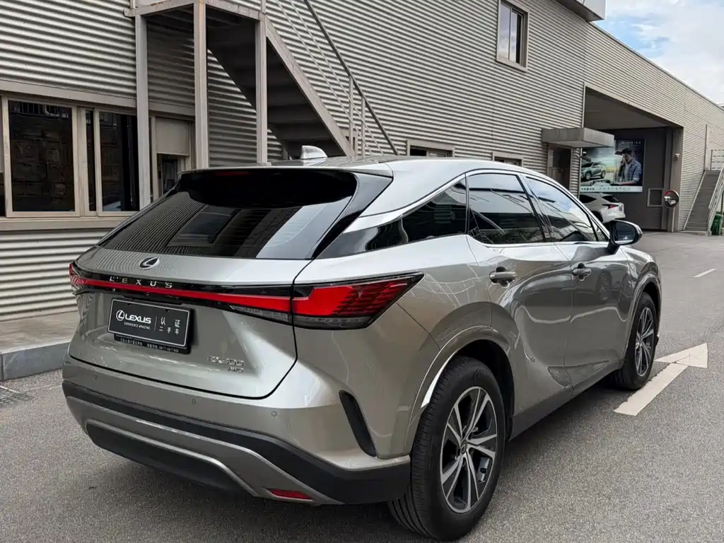 Lexus RX 2025
