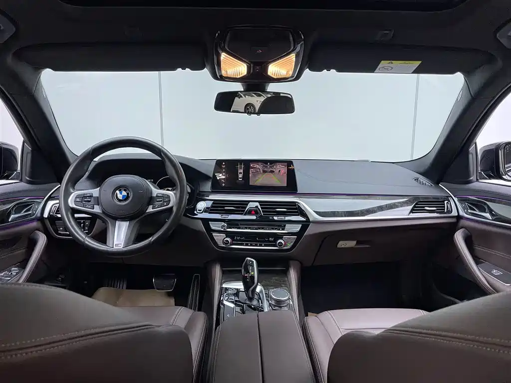 BMW 5 Series 2019 — фото 22