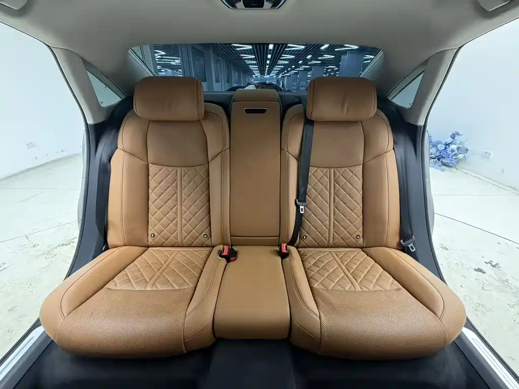 Audi A8 2023 — фото 22