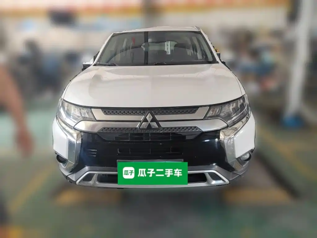 Mitsubishi Outlander 2021 — фото 24