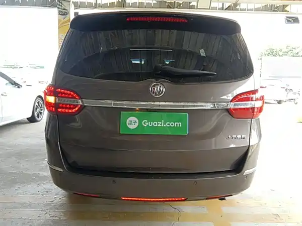 Buick GL8 2017