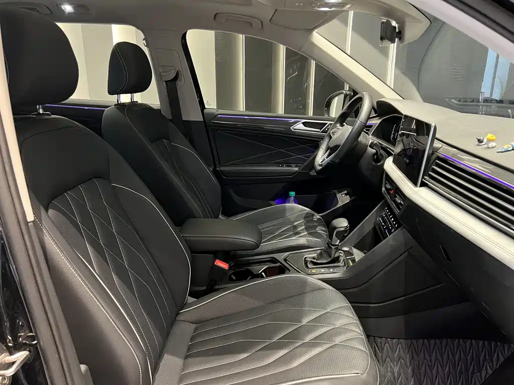 Volkswagen Tiguan L 2023 — фото 9