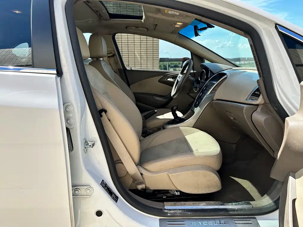 Buick Excelle 2014 — фото 17