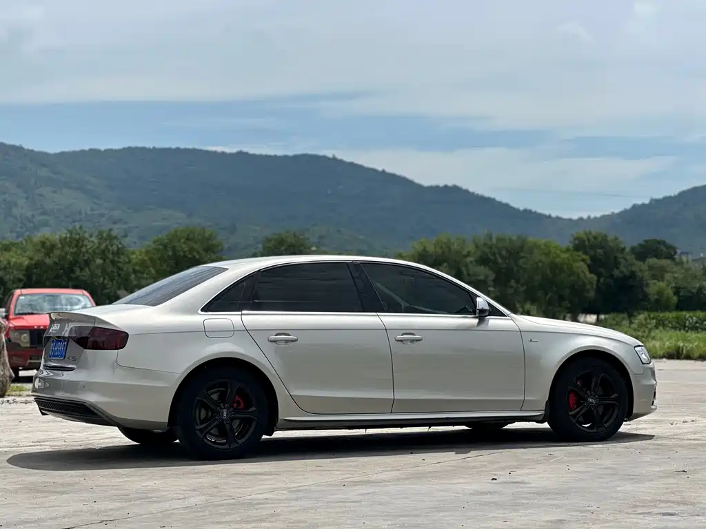 Audi A4L 2014