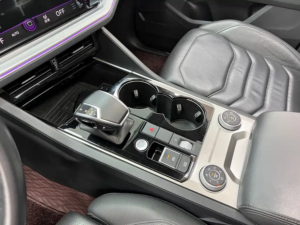 Volkswagen Touareg 2019 — фото 25
