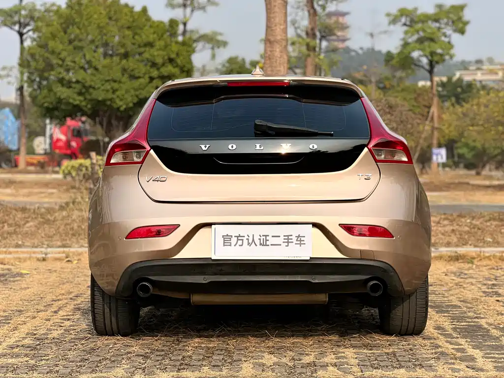 Volvo V40 2016 — фото 6