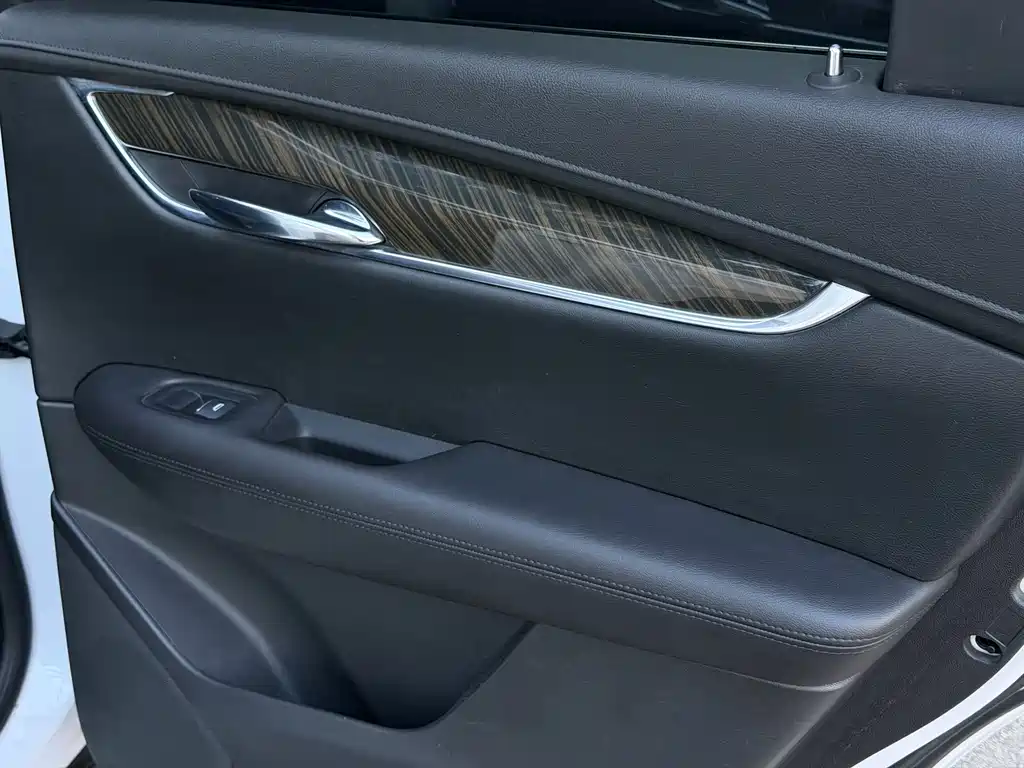 Cadillac XT5 2019 — фото 18