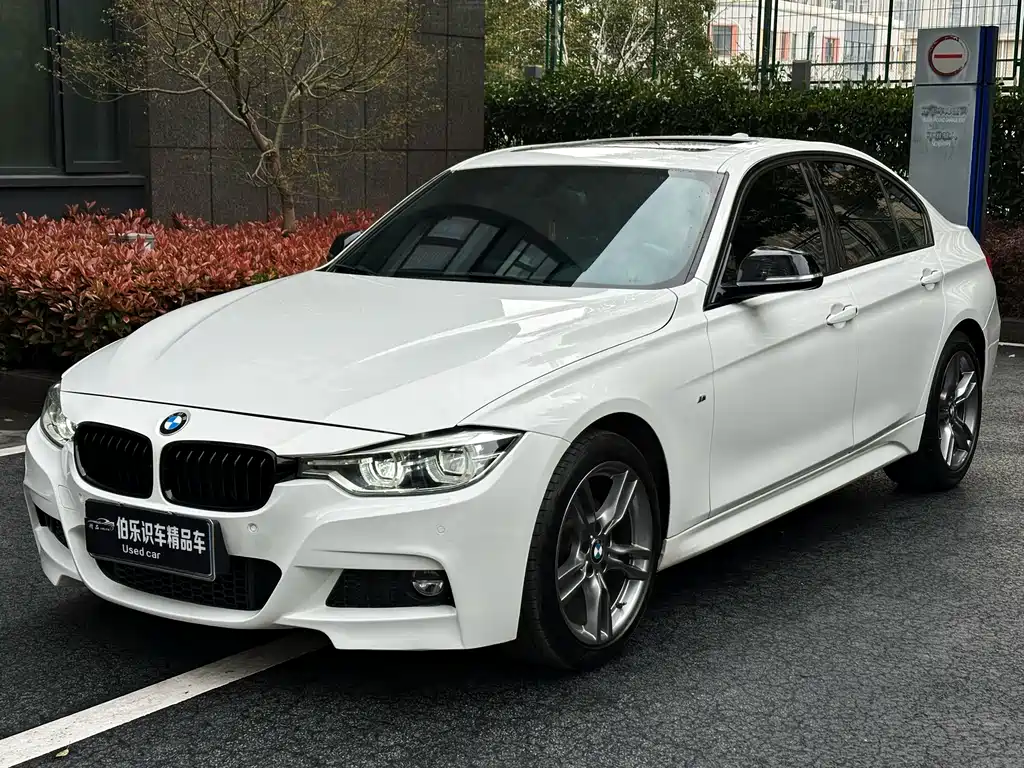 BMW 3 Series 2018 — фото 1