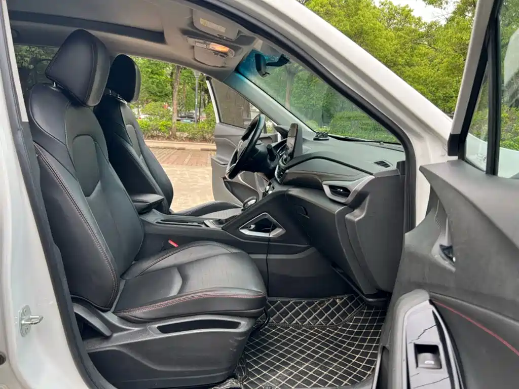Chevrolet Orlando 2023 — фото 18