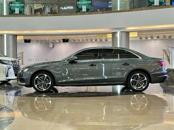Audi A4L 2020