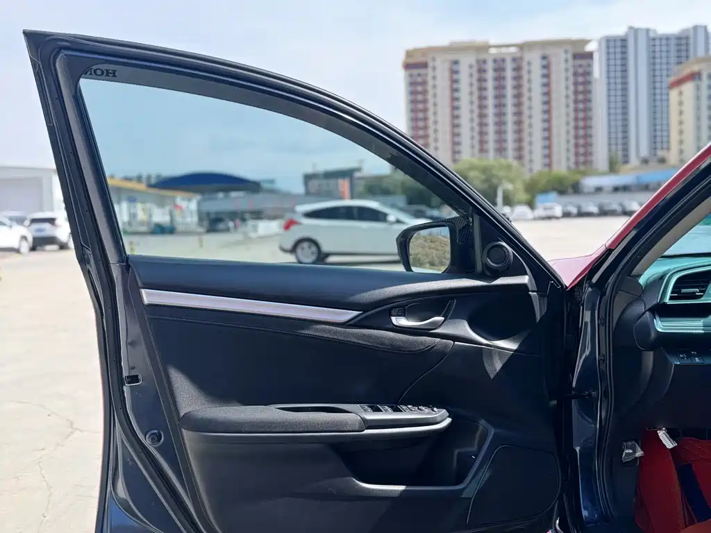 Honda Civic 2020 — фото 15