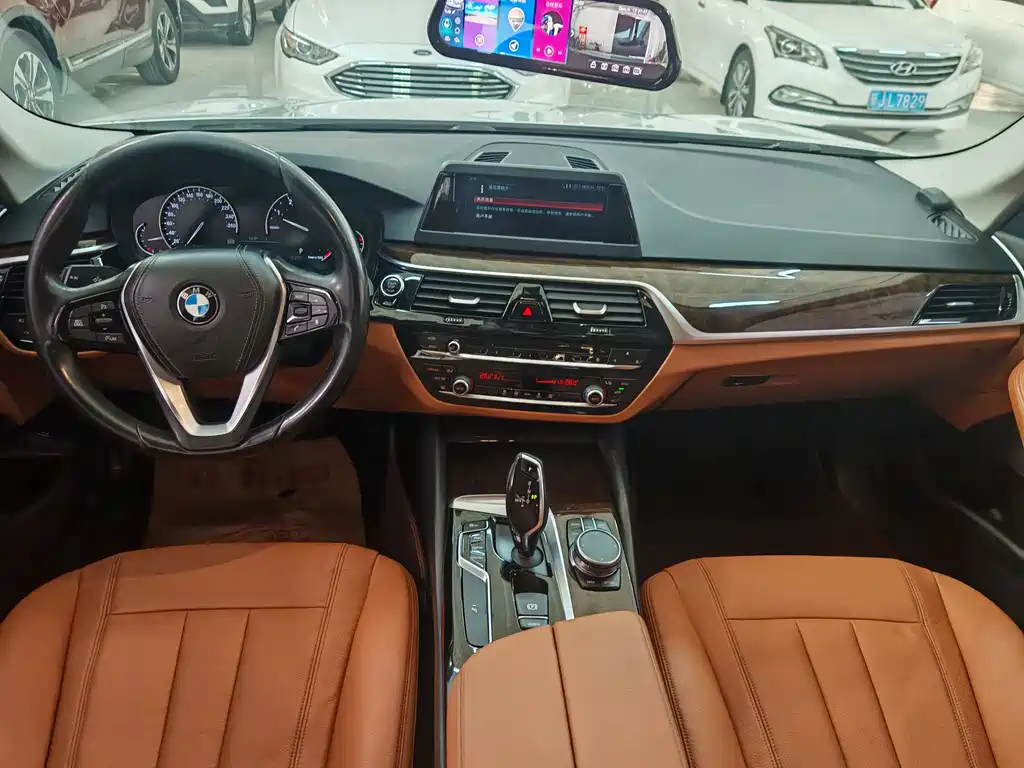 BMW 5 Series 2018 — фото 6